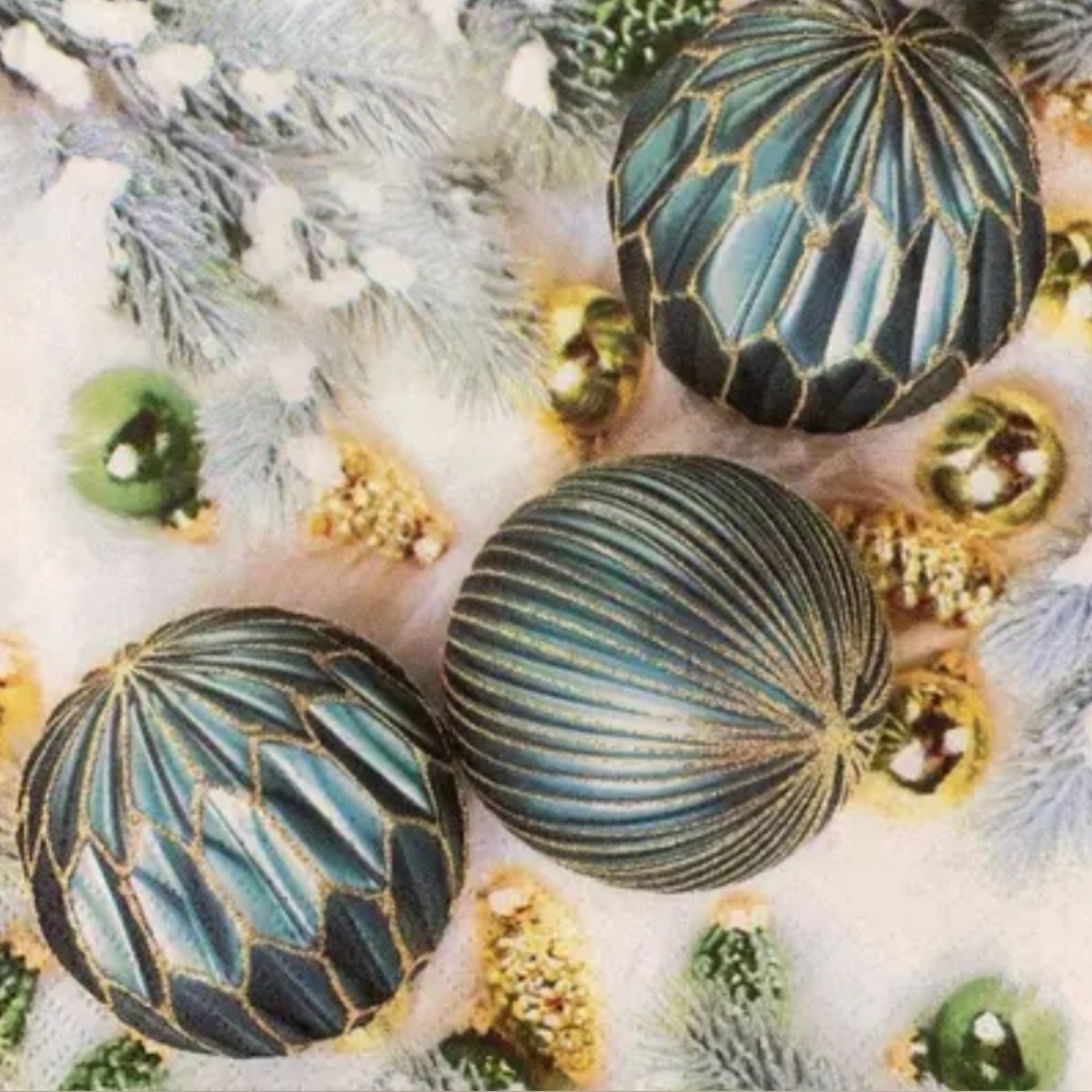 (6) Elegant Green and Gold Christmas Ornaments - Picture 2 of 3
